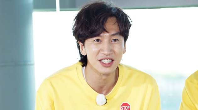 Dihukum 'Running Man', Ngerinya Lee Kwang Soo Coba Wahana Kolam Buaya di Australia