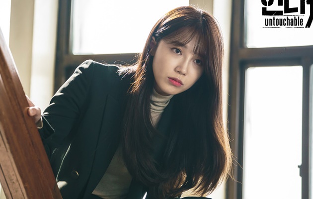 Ceria Banget, Manisnya Senyum Eun Ji Apink di Balik Layar 'Untouchable'