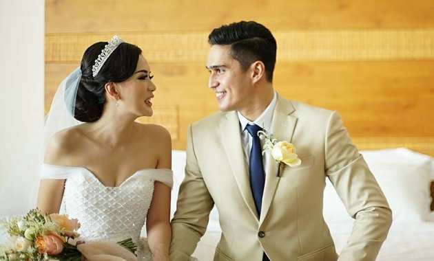 Tampil Cantik, Deasy Priscilla Resmi Dinikahi Marcel Chandrawinata