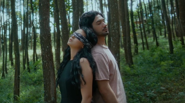 Dicintai Dion Wiyoko, Ayushita Pilih Reza Rahadian di Trailer 'The Gift'?