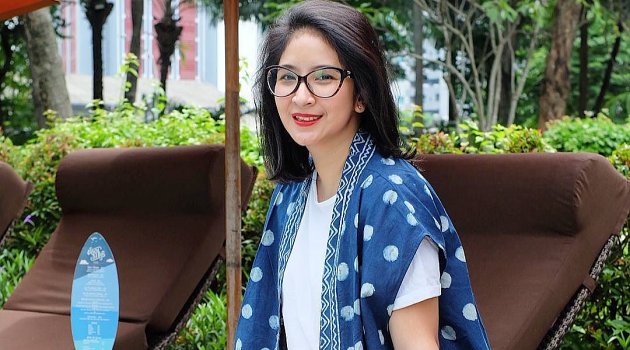 Sang Ayah Meninggal Dunia, Novita Angie Unggah Pesan Singkat Ini di Instagram