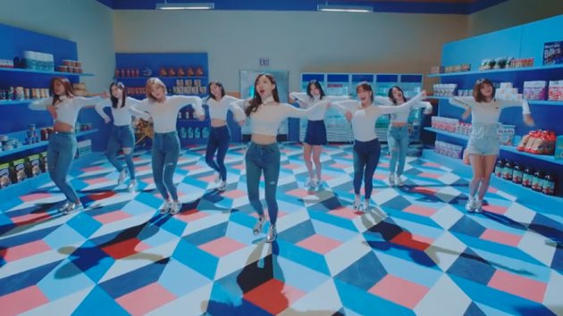 Trending di Naver, Begini Kesan Fans Soal Teaser MV 'Heart Shaker' Twice