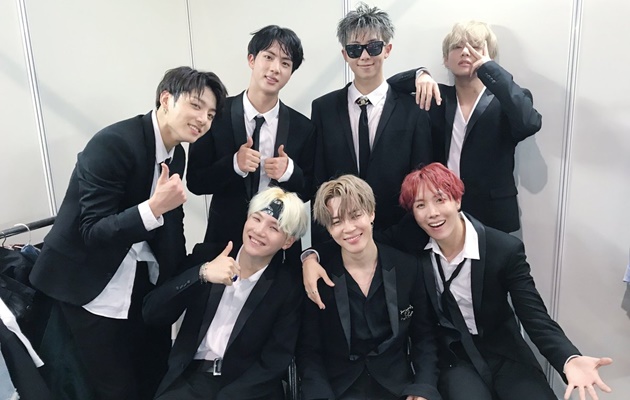 Fans Hingga Member BTS Rayakan Ultah Jin dengan Tagar dan Postingan Ini