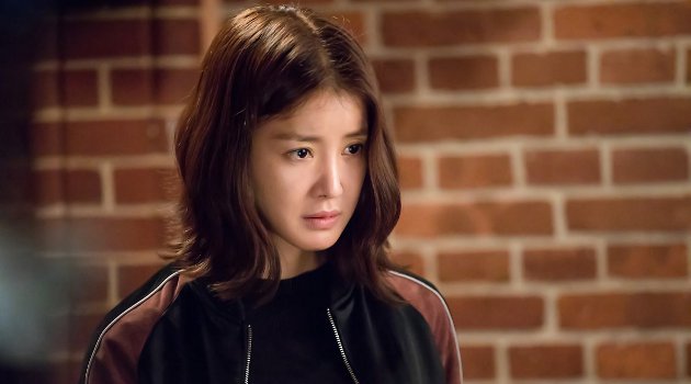 Tak Tahu Sedang Hamil, Perut Lee Si Young Sempat Tertembak Saat Syuting 'Lookout'