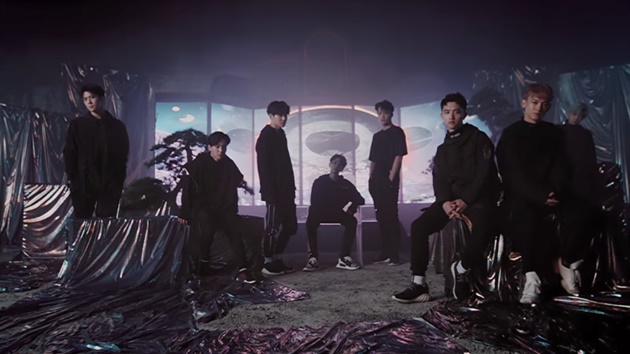 Kerennya EXO Pancarkan Aura Kuat Nan Seksi di MV Jepang 'Electric Kiss'