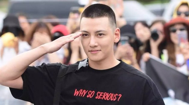 Tebar Senyum Manis, Gantengnya Ji Chang Wook Pamer Foto Saat Wamil