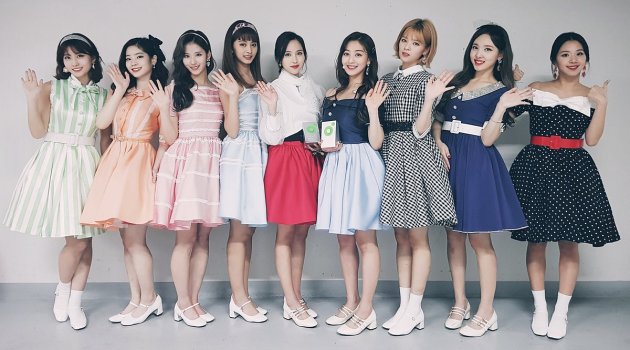Teaser Individu dan Grup 'Heart Shaker' Dirilis, Visual Twice Bikin Terpukau