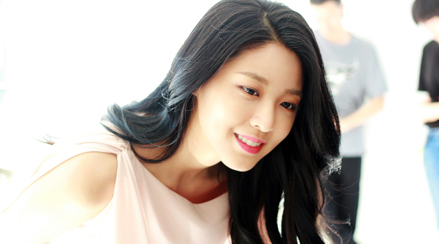 Sibuk Syuting Film 'Ansi Fortress', Senangnya Seolhyun Pamer Dukungan Fans
