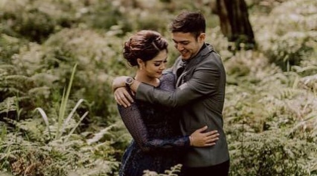 Foto Undangan Nikah Rifky Balweel Beredar, Netizen Dibuat Gagal Fokus