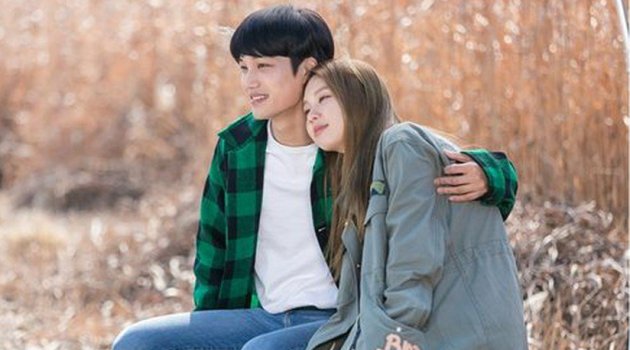 Jalan Bareng Kai EXO yang Ceria, Kim Jin Kyung Justru Pasang Ekspresi Malas di 'Andante'