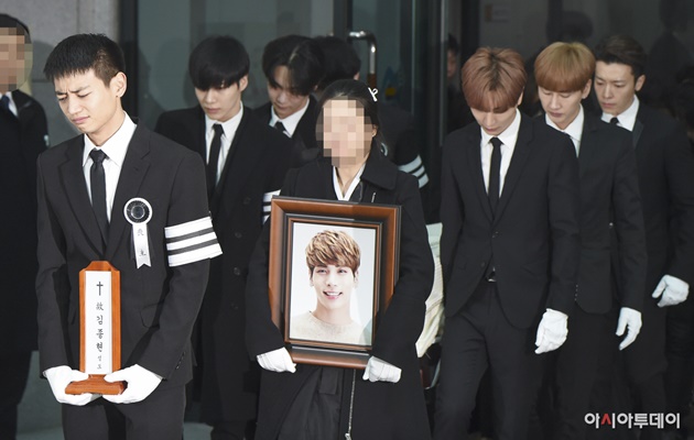 Artis SM Kembali Jalani Aktivitas Usai Pemakaman Jonghyun, Netter Beri Dukungan