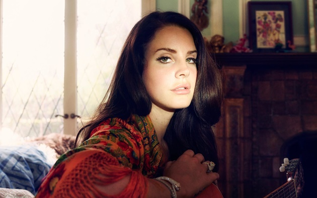 Lana Del Rey Tunjukkan Video Sesi Rekaman Album Terbarunya