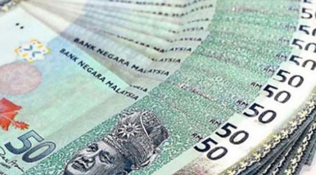 Heboh, Beredar Foto Pria di Malaysia Kubur Jasad Sang Ayah Bersama Uang Ratusan Juta