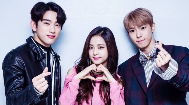 Terakhir Jadi MC Bareng, Jisoo Pamer Foto Pelukan Jinyoung 