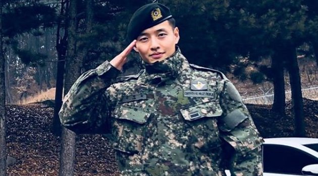 Pakai Seragam Tentara, Unyunya Kang Ha Neul Melongo Gara-Gara Kekenyangan