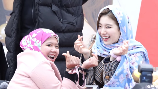 Mengharukan Ternyata Ini Cerita Dibalik Suzy Diberi Hijab 