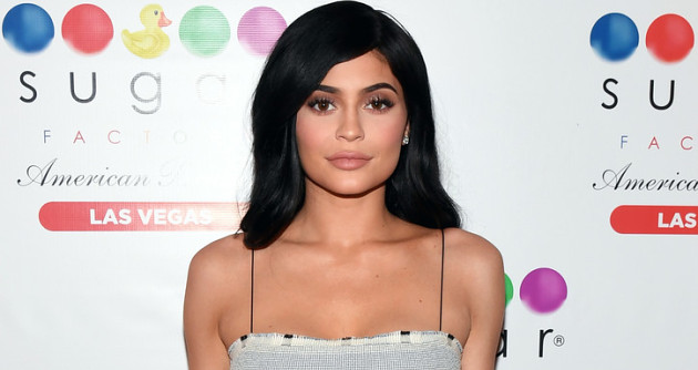 Pasca Melahirkan, Inilah Foto Perdana Kylie Jenner di Depan Publik
