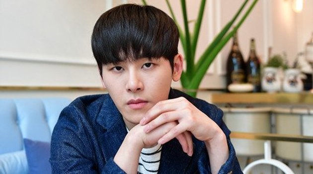 Lepas dari Infinite, Hoya Akhirnya Siap Debut sebagai Penyanyi Solo?