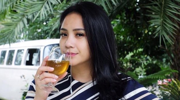Nagita Slavina Pakai Hot Pants Robek-Robek, Netter Syok Lihat Harganya
