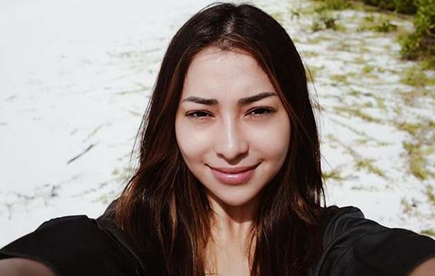 Nikita Willy Unggah Foto Seksi Cuma Pakai Jubah Mandi, Netter 'Histeris'