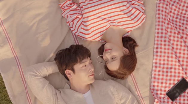 Pacaran, Yoona Malu-Malu Dicium Seo Kang Joon di Iklan Baru