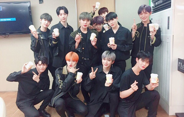 Jadi Kontroversi, Wanna One Terekam Kamera Tak Sopan Saat 