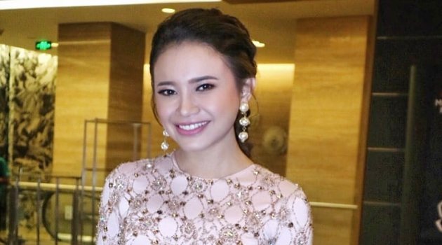 Potong Pendek Rambut, Rossa Dapat Pujian dari Afgan