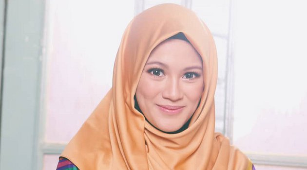 Datang ke Kondangan Cantiknya Gaun Mewah Alyssa Datang ke Kondangan Cantiknya Gaun Mewah Alyssa