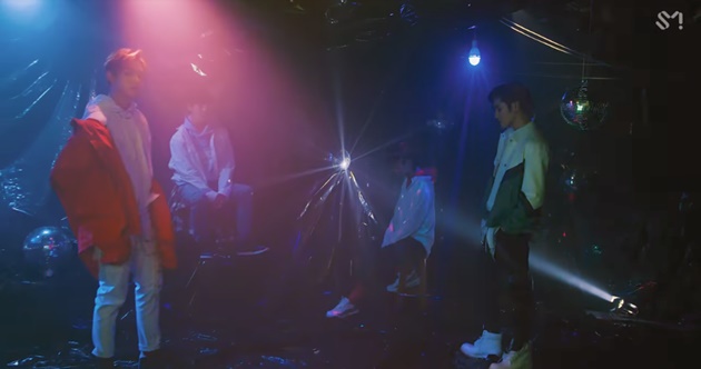 Empat Member NCT U Pamer Rap dan Vokal Keren di MV 'YESTODAY'