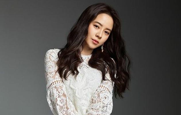 Bukan Kim Joong Kook, Song Ji Hyo Lebih Pilih Penyanyi Senior Ini Untuk Jadi Pacarnya