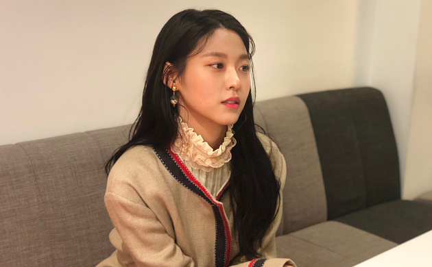 Pakai Dress Ketat yang Tonjolkan Lekuk Tubuh, Seolhyun 