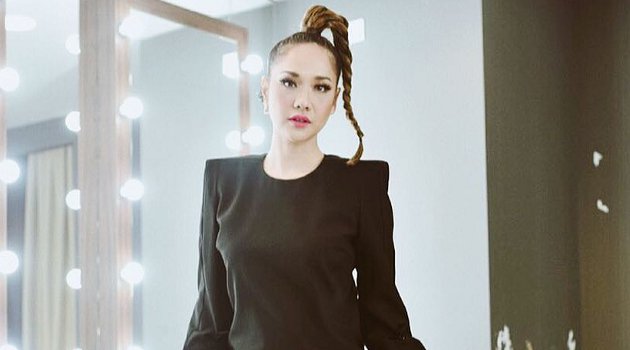 Pamer Rambut Pendek Sebahu Netter Sebut Bunga Citra Lestari