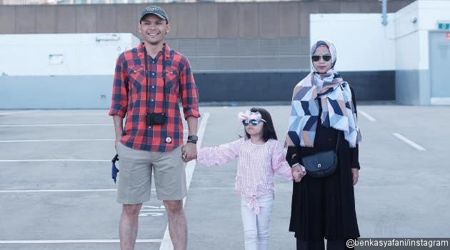 Bawa Sienna ke Australia, Istri Ben Kasyafani Dihujat Usai Curhat Marshanda Viral