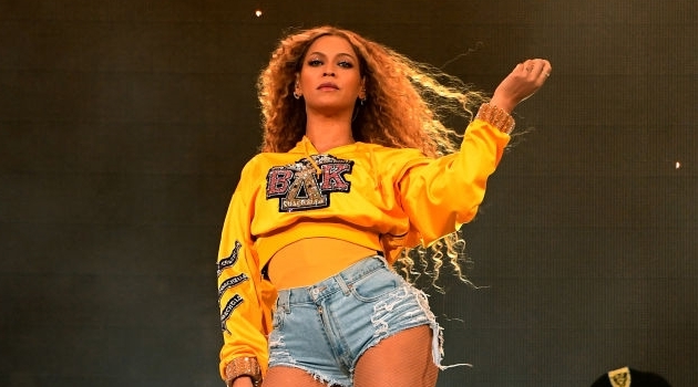 Tonton Penampilan Beyonce di Coachella, Adele 'Menggila'