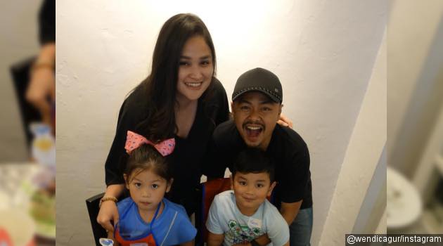 Wendi Cagur Rayakan 8 Tahun Pernikahan, Tulis Pesan 