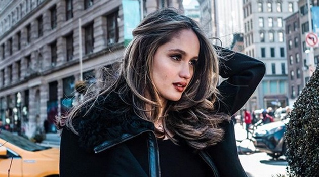 Pakai Bikini Merah Ini, Seksinya Cinta Laura Dibilang ...