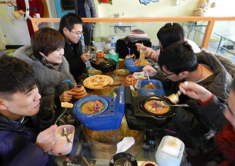 Restoran Beijing Sajikan Makanan di Kloset dan Pispot