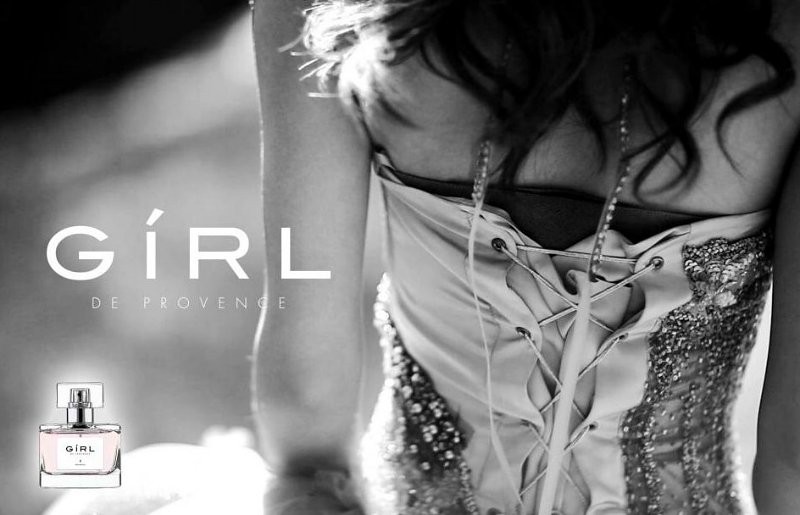 Cantiknya SNSD di Poster Iklan Parfum Italia Cantiknya SNSD di Poster Iklan Parfum Italia