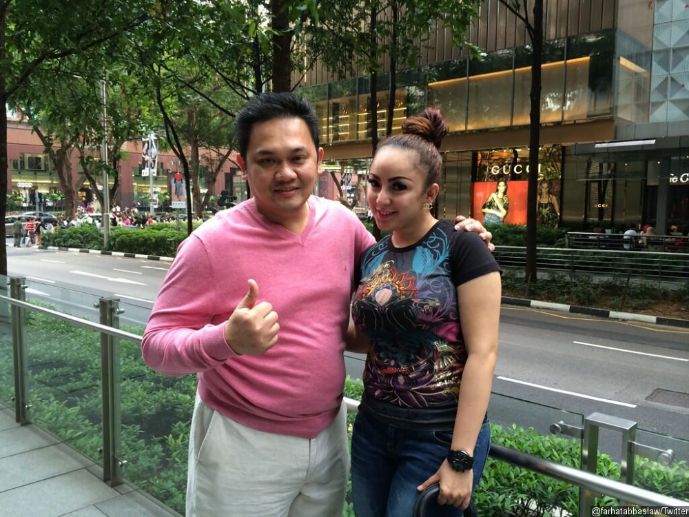 Regina Bantah Liburan Spesial dengan Farhat Abbas di 