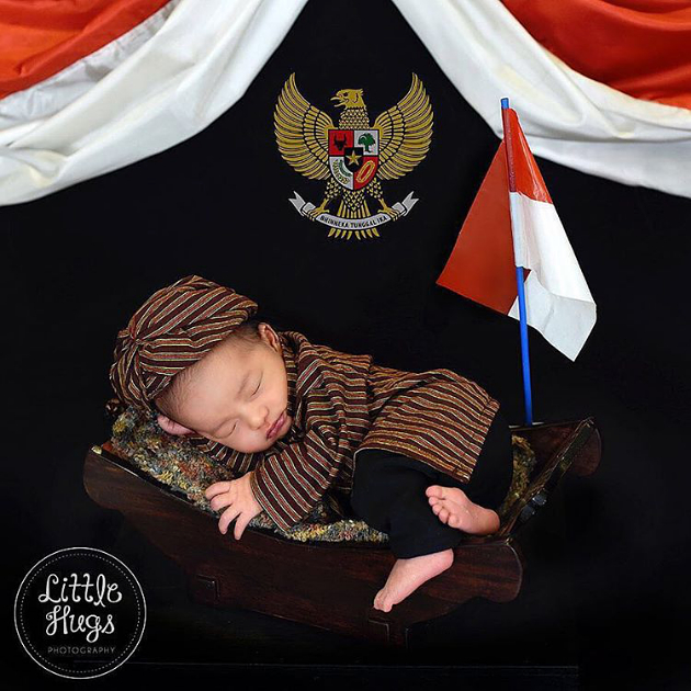 Bernuansa Nasionalis, Lucunya Putra Ashanty Didandani Pakai Blangkon