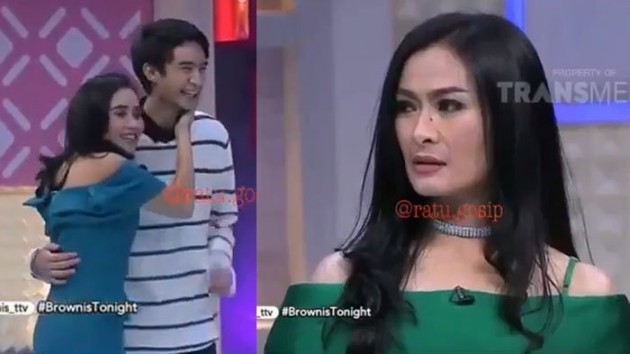 Ayu Ting Ting vs Iis Dahlia