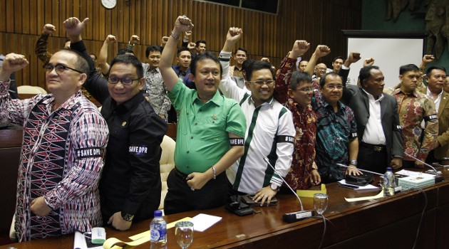 hati hati main medsos