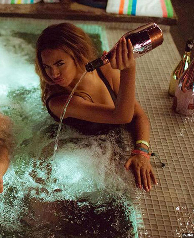 Beyonce Tuang Minuman Mahal