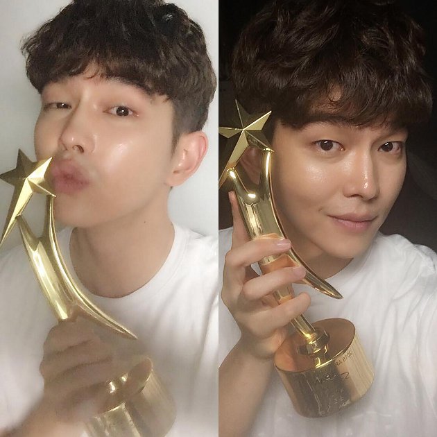 Cerianya Yoon Kyun Sang Pamer Trofi APAN Star Awards 2016