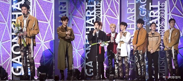 EXO dan Sehun di Gaon Chart Awards