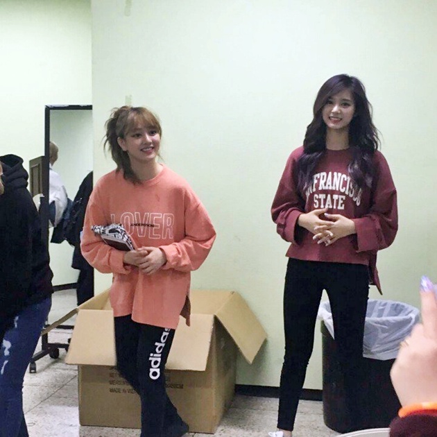 Foto Blur Jihyo-Tzuyu