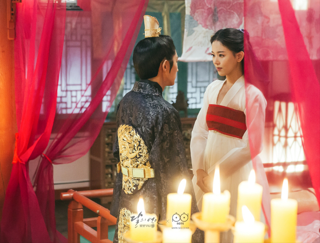 Pamer Foto Romantis Bareng Lee Jun Ki di 'Scarlet Heart', Kang Han Na Bikin Netter Kesal