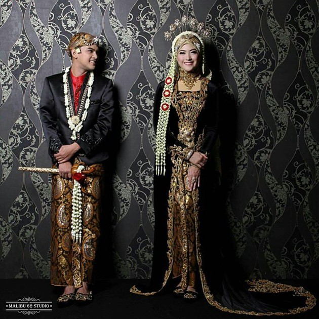 Foto-Foto Pernikahan Syar'i dan Romantis Ridwan Ghani dan 