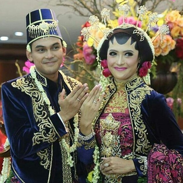 Foto-Foto Pernikahan Syar'i dan Romantis Ridwan Ghani dan 