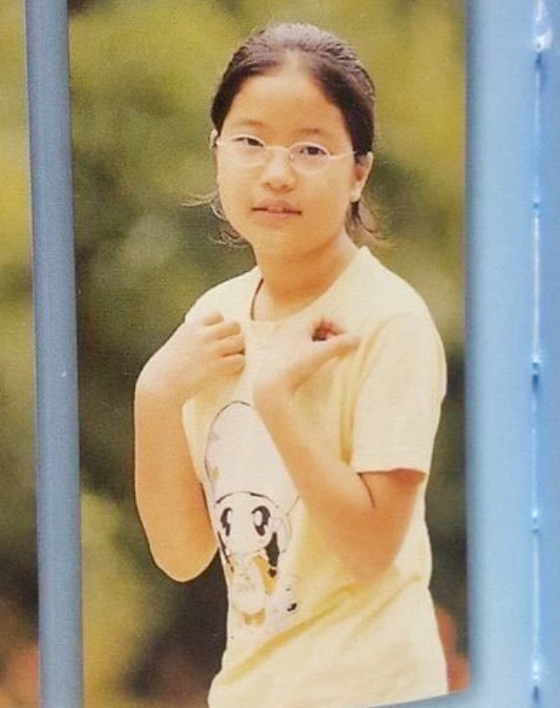 Beredar Foto Predebut Solar Mamamoo Saat SD, Ini Kata Netter